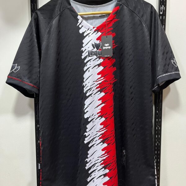 Camiseta garabato negro